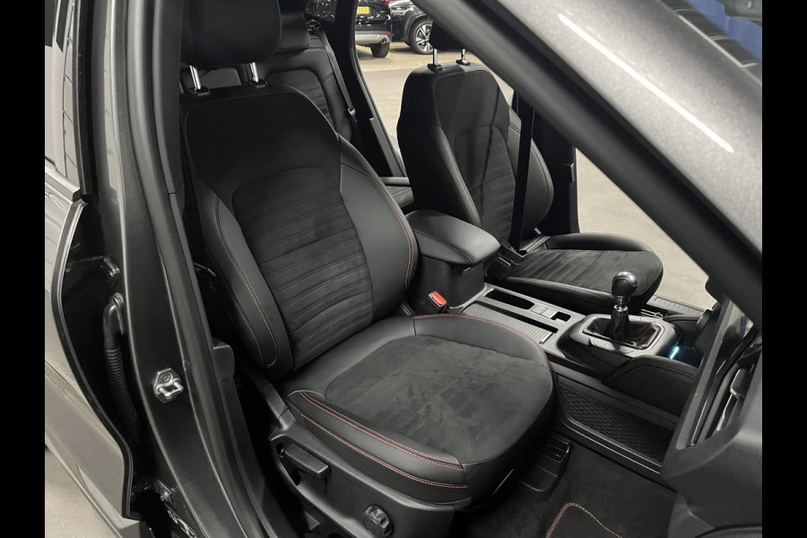 Ford Kuga 1.5 EcoBoost ST-Line X Trekhaak | Adapt. cruise | Bang & Olufsen | Stoel-/Stuur verwarming | Carplay | *1800 kg Trekgewicht