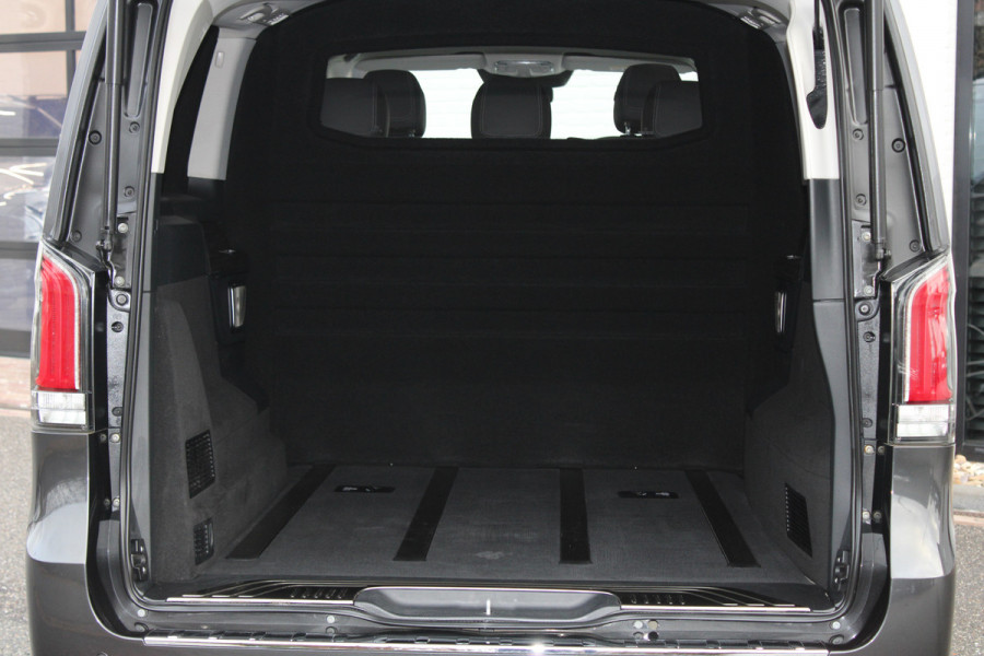 Mercedes-Benz V-Klasse 300d / XXL / 4-matic / DC / AMG / Luchtvering / Burmester / Elec Stoelen / Vol Opties / NIEUWSTAAT