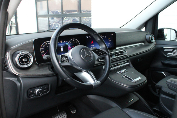 Mercedes-Benz V-Klasse 300d / XXL / 4-matic / DC / AMG / Luchtvering / Burmester / Elec Stoelen / Vol Opties / NIEUWSTAAT