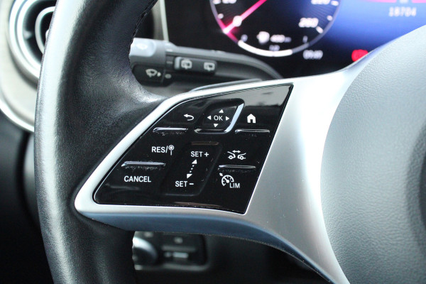 Mercedes-Benz V-Klasse 300d / XXL / 4-matic / DC / AMG / Luchtvering / Burmester / Elec Stoelen / Vol Opties / NIEUWSTAAT