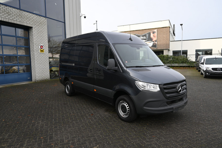 Mercedes-Benz Sprinter 317 CDI L2H2 RWD MBUX met camera, Smartphone integratie