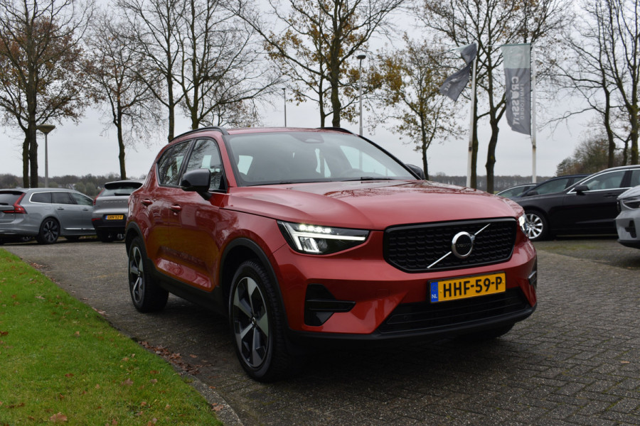 Volvo XC40 B4 211PK Automaat Plus Dark | Trekhaak | BLIS | ACC | H&K | Elektr. Stoel | Camera | All seasons