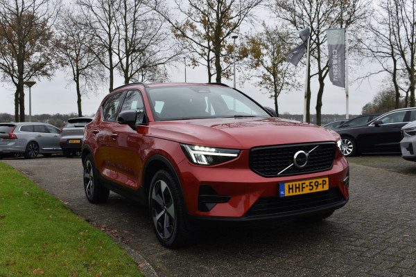 Volvo XC40 B4 211PK Automaat Plus Dark | Trekhaak | BLIS | ACC | H&K | Elektr. Stoel | Camera | All seasons
