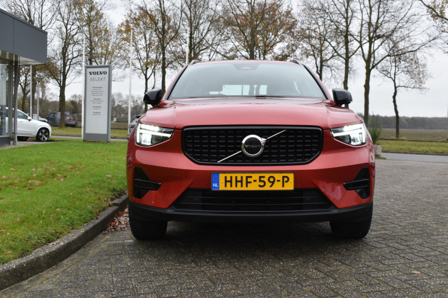 Volvo XC40 B4 211PK Automaat Plus Dark | Trekhaak | BLIS | ACC | H&K | Elektr. Stoel | Camera | All seasons