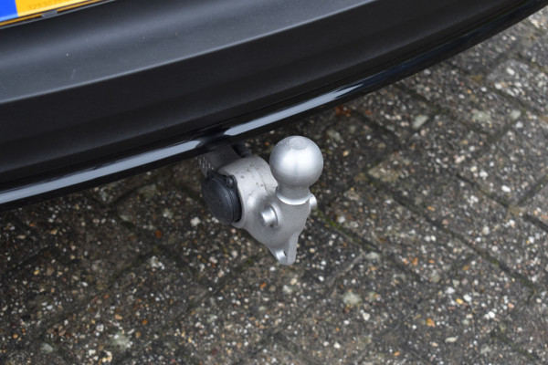 Volvo XC40 B4 211PK Automaat Plus Dark | Trekhaak | BLIS | ACC | H&K | Elektr. Stoel | Camera | All seasons