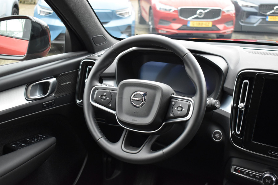 Volvo XC40 B4 211PK Automaat Plus Dark | Trekhaak | BLIS | ACC | H&K | Elektr. Stoel | Camera | All seasons