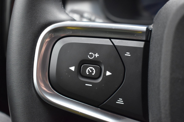 Volvo XC40 B4 211PK Automaat Plus Dark | Trekhaak | BLIS | ACC | H&K | Elektr. Stoel | Camera | All seasons