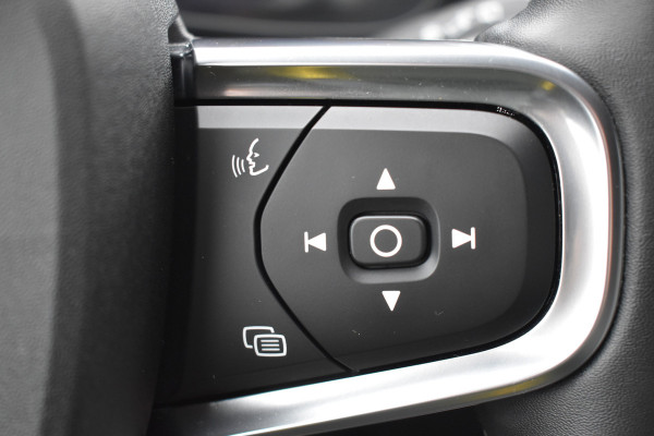 Volvo XC40 B4 211PK Automaat Plus Dark | Trekhaak | BLIS | ACC | H&K | Elektr. Stoel | Camera | All seasons