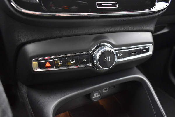 Volvo XC40 B4 211PK Automaat Plus Dark | Trekhaak | BLIS | ACC | H&K | Elektr. Stoel | Camera | All seasons