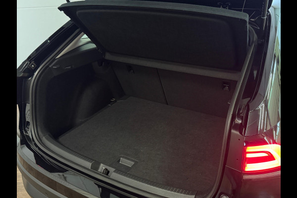 Volkswagen Taigo 1.0 TSI LIFE EDITION TREKHAAK/PDC/CARPLAY