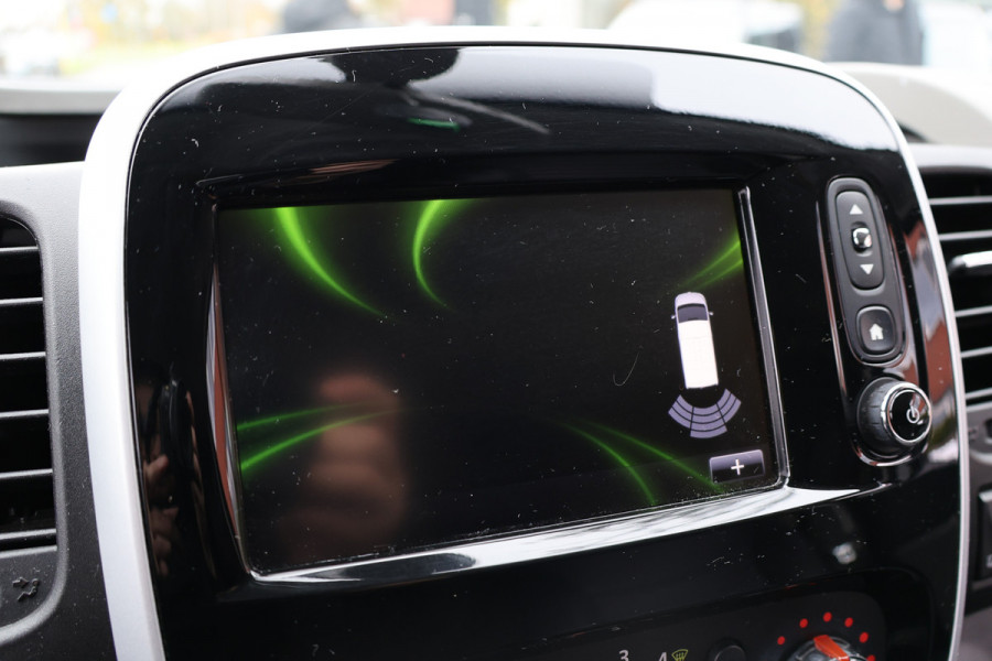 Renault Trafic 1.6 dCi L2H1 DC Luxe | L+R Schuifdeur | Dubbel cabine | Navigatie | PDC | Airco | Cruise control | 5-Zitter | Nieuwe APK | NAP Logisch | Euro 6