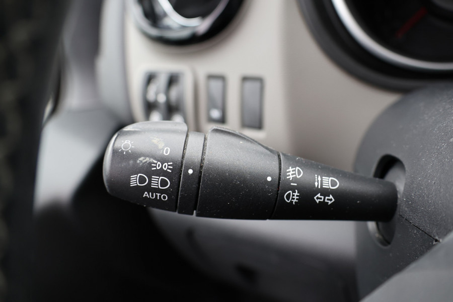 Renault Trafic 1.6 dCi L2H1 DC Luxe | L+R Schuifdeur | Dubbel cabine | Navigatie | PDC | Airco | Cruise control | 5-Zitter | Nieuwe APK | NAP Logisch | Euro 6