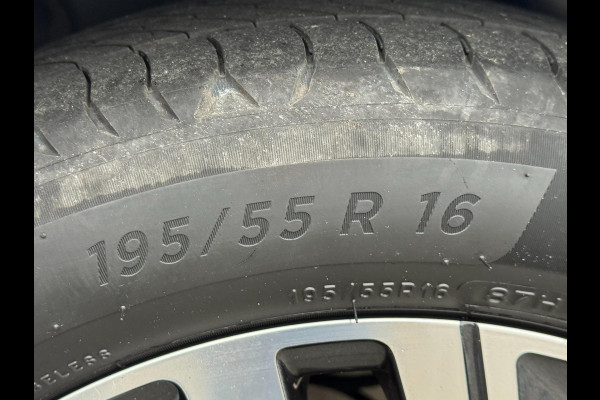 Peugeot 208 1.2 PureTech Active Pack - Navigatie/Apple CarPlay I Airco I Sport velgen I LED I PDC I 40.000 KM -Dealer onderhouden