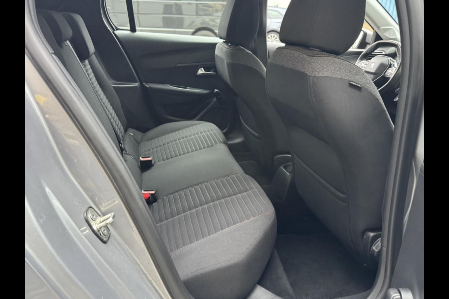 Peugeot 208 1.2 PureTech Active Pack - Navigatie/Apple CarPlay I Airco I Sport velgen I LED I PDC I 40.000 KM -Dealer onderhouden