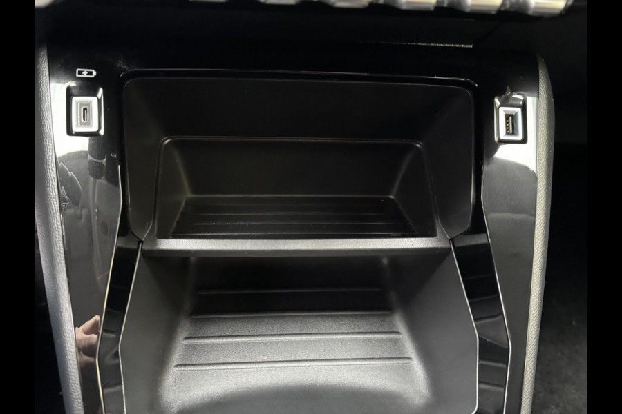 Peugeot 208 1.2 PureTech Active Pack - Navigatie/Apple CarPlay I Airco I Sport velgen I LED I PDC I 40.000 KM -Dealer onderhouden