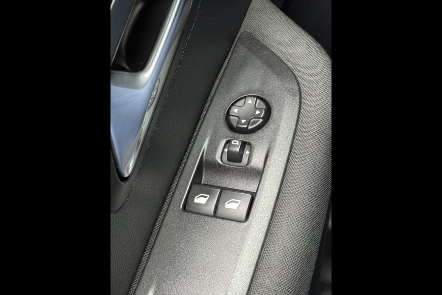 Peugeot 208 1.2 PureTech Active Pack - Navigatie/Apple CarPlay I Airco I Sport velgen I LED I PDC I 40.000 KM -Dealer onderhouden