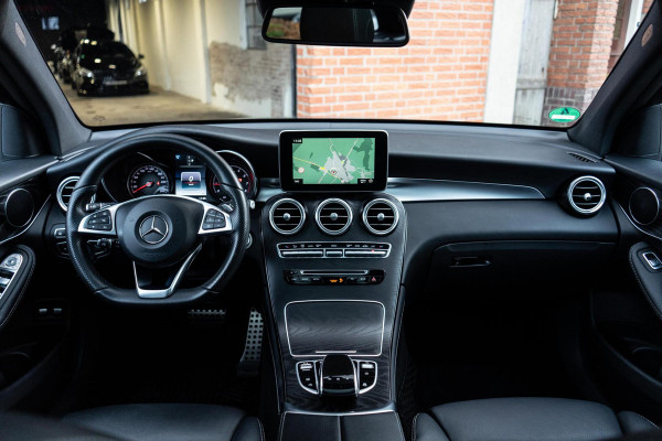 Mercedes-Benz GLC 250 4MATIC AMG Pano / Trekhaak / Camera