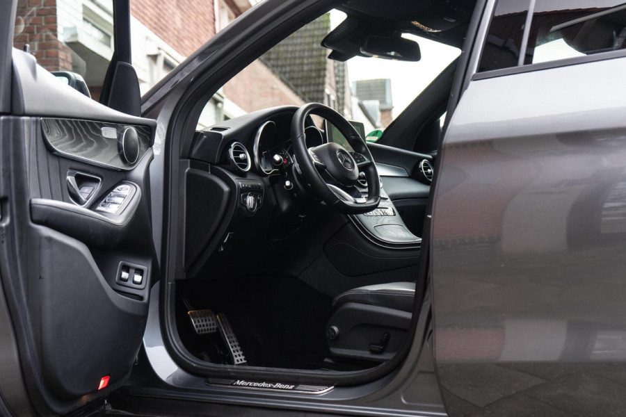 Mercedes-Benz GLC 250 4MATIC AMG Pano / Trekhaak / Camera