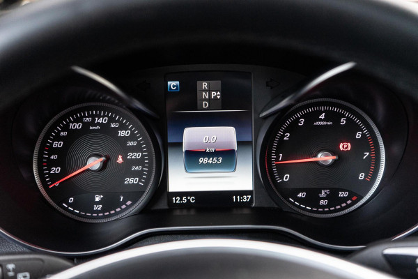 Mercedes-Benz GLC 250 4MATIC AMG Pano / Trekhaak / Camera