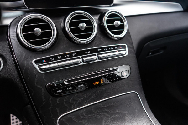 Mercedes-Benz GLC 250 4MATIC AMG Pano / Trekhaak / Camera