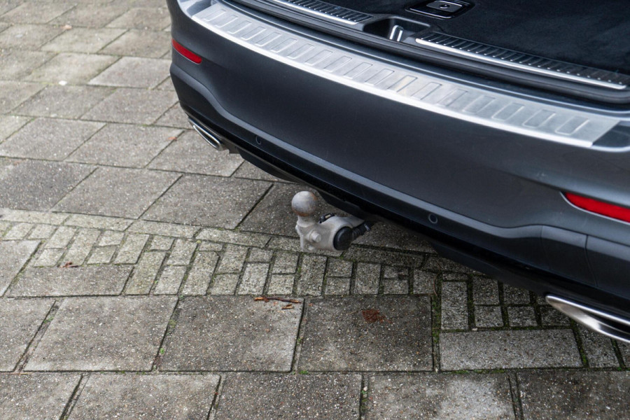 Mercedes-Benz GLC 250 4MATIC AMG Pano / Trekhaak / Camera