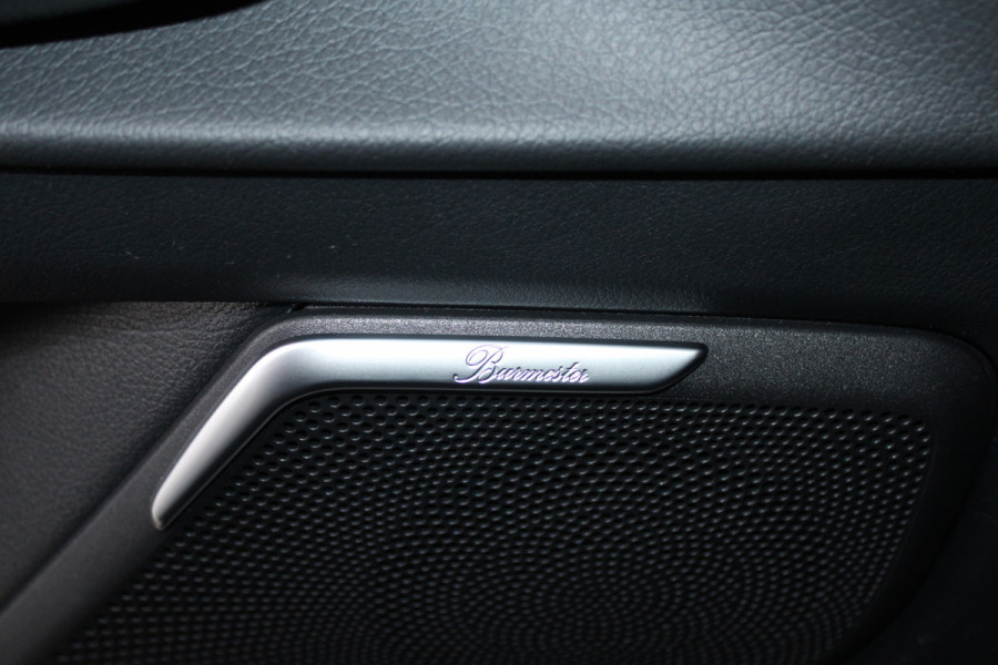 Mercedes-Benz V-Klasse 300d / Exclusive / DC / 4-Matic / Panorama / Elec Stoelen / 360 Cam / Burmester / Vol Opties / NIEUWSTAAT