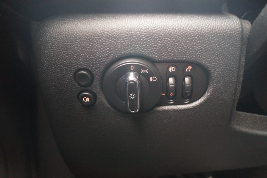 MINI Cooper 1.5 136pk Cooper Business -NAVI-PDC-CRUISE-AIRCO-