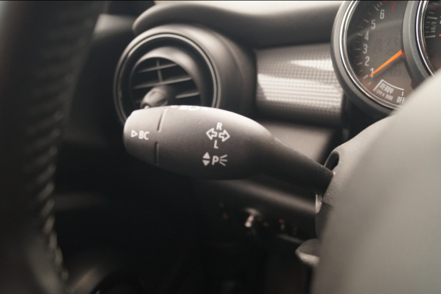 MINI Cooper 1.5 136pk Cooper Business -NAVI-PDC-CRUISE-AIRCO-