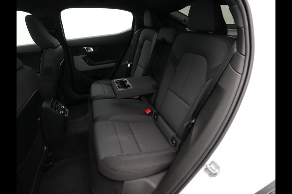 Polestar 2 Long Range Dual Motor 408pk Launch Edition 78kWh Panorama Navigatie 360 camera Stoelverwarming Harman/Kardon 31