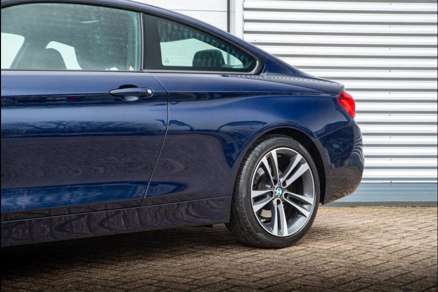 BMW 4 Serie Coupé 420i Executive Edition Xenon Navigatie Keyless