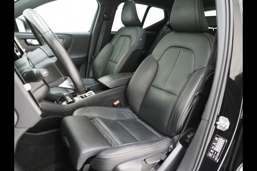 Volvo XC40 1.5 T5 Recharge R-Design Full Black | Panoramadak | Pilot Assist | Harman/Kardon | 360 | Keyless | Carplay