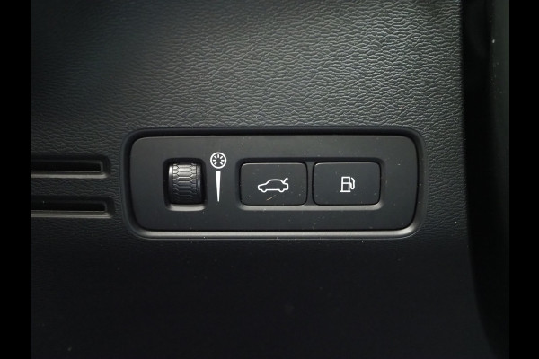 Volvo XC40 1.5 T5 Recharge R-Design Full Black | Panoramadak | Pilot Assist | Harman/Kardon | 360 | Keyless | Carplay