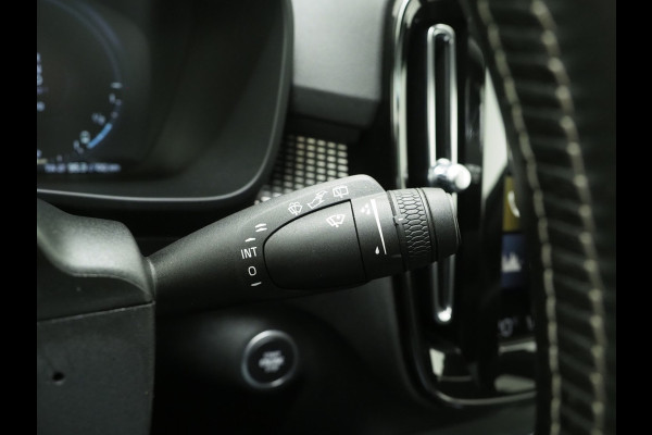 Volvo XC40 1.5 T5 Recharge R-Design Full Black | Panoramadak | Pilot Assist | Harman/Kardon | 360 | Keyless | Carplay