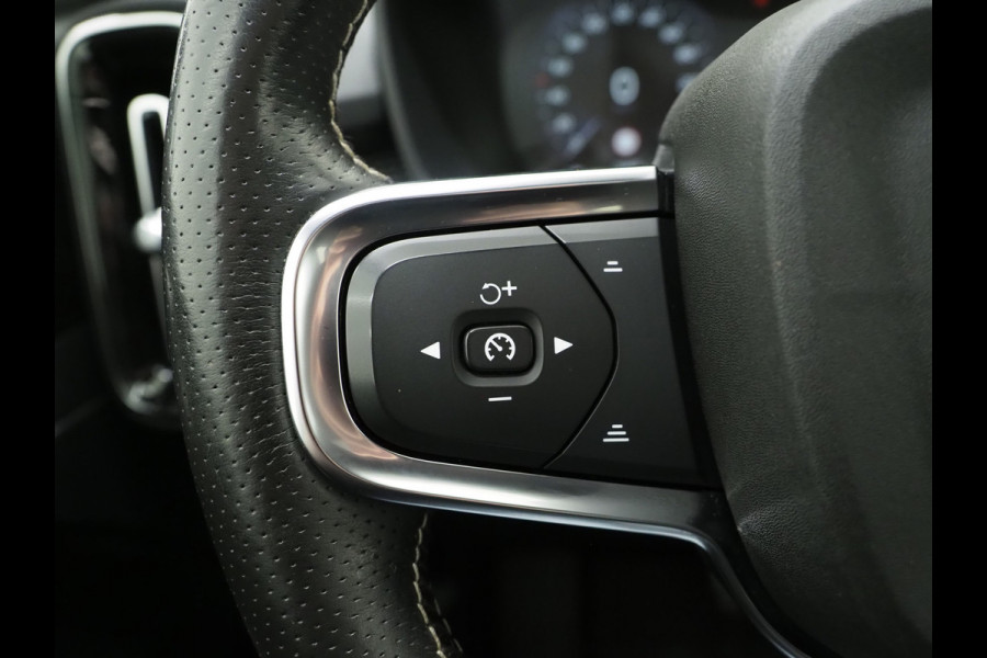 Volvo XC40 1.5 T5 Recharge R-Design Full Black | Panoramadak | Pilot Assist | Harman/Kardon | 360 | Keyless | Carplay