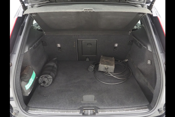 Volvo XC40 1.5 T5 Recharge R-Design Full Black | Panoramadak | Pilot Assist | Harman/Kardon | 360 | Keyless | Carplay