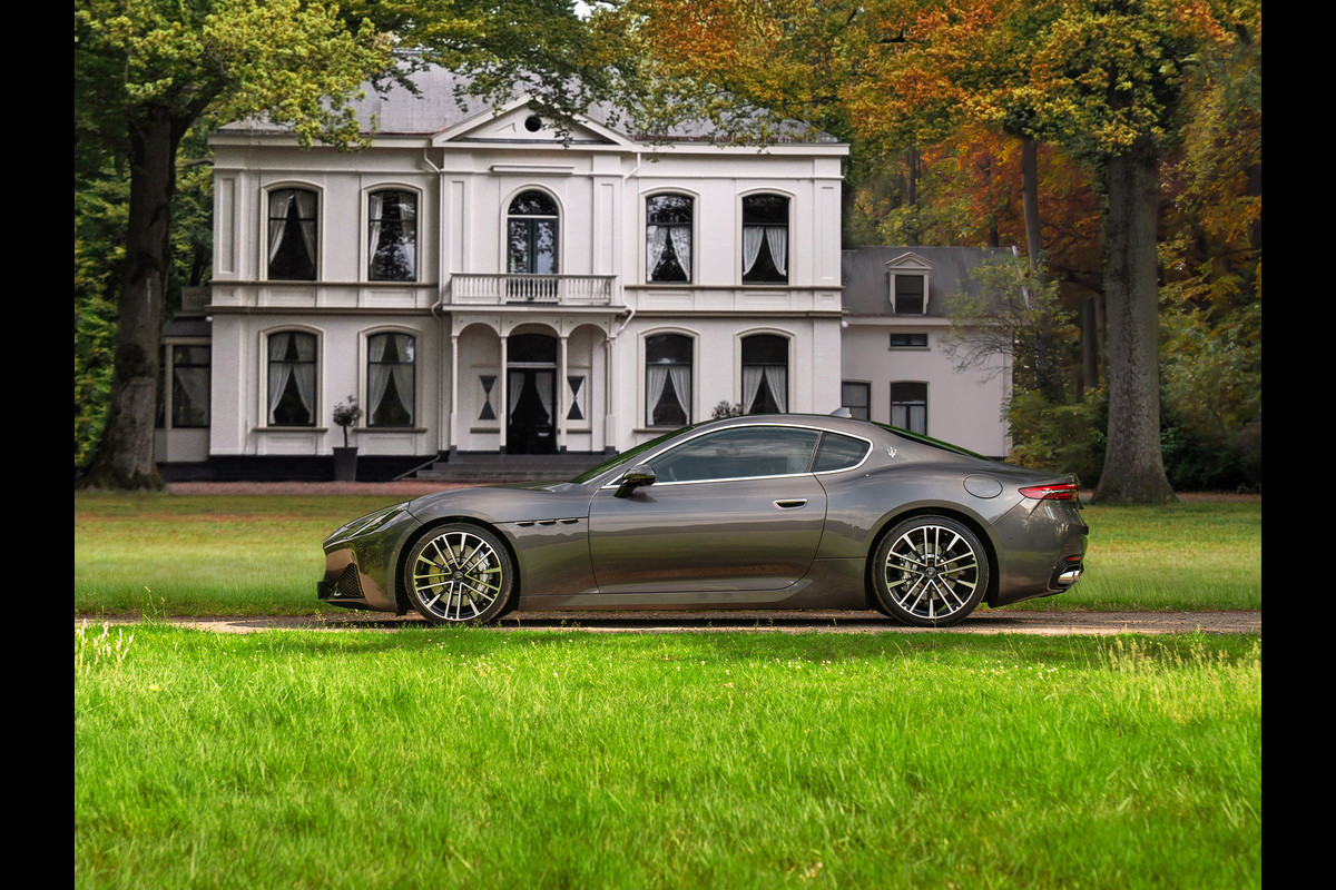 Maserati GranTurismo V6 AWD Modena | Subliem! | Full PPF | Sonus Faber | ADAS