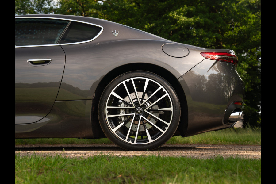 Maserati GranTurismo V6 AWD Modena | Subliem! | Full PPF | Sonus Faber | ADAS