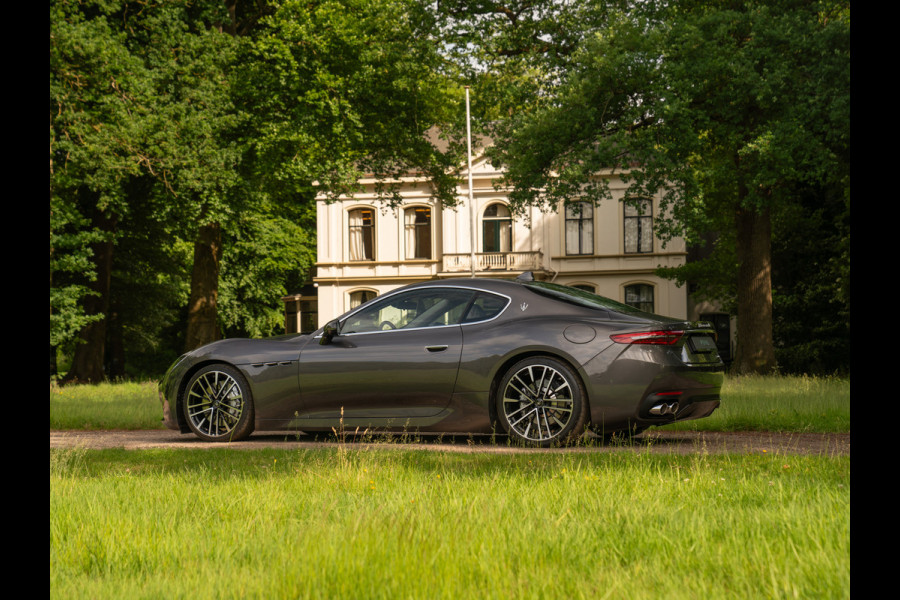 Maserati GranTurismo V6 AWD Modena | Subliem! | Full PPF | Sonus Faber | ADAS