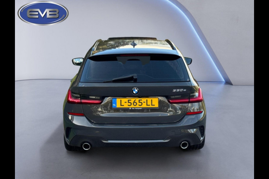 BMW 3 Serie Touring 330e M sport individual, dravitgrau, panodak,laser led, elec bedienbare trekhaak, vol opties, nl auto met nap