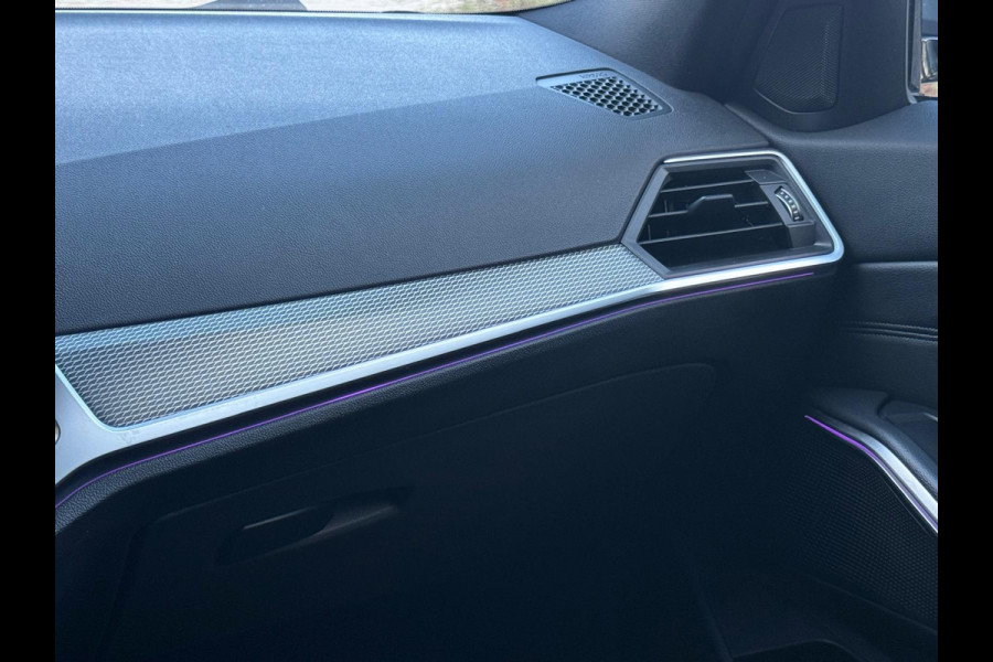 BMW 3 Serie Touring 330e M sport individual, dravitgrau, panodak,laser led, elec bedienbare trekhaak, vol opties, nl auto met nap