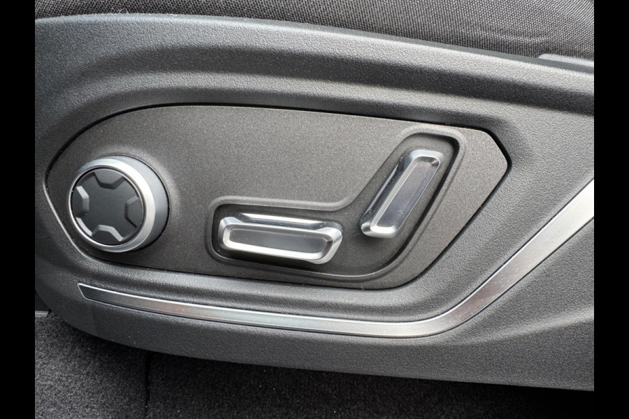 Lynk & Co 01 1.5 Bomvol Black Edition 261PK 360°Camera