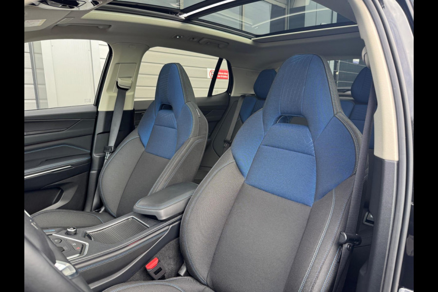 Lynk & Co 01 1.5 Bomvol Black Edition 261PK 360°Camera