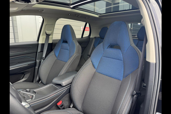 Lynk & Co 01 1.5 Bomvol Black Edition 261PK 360°Camera