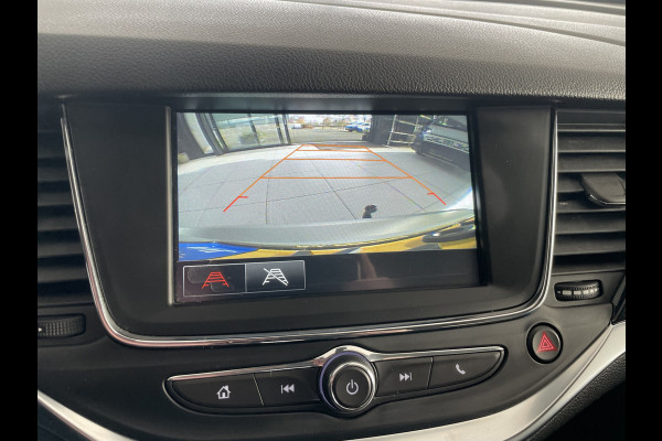 Opel Astra Sports Tourer 1.2 Business Elegance Airco - Cruise control - Parkeersensoren voor en achter - Achteruitrijcamera - Navigatie - Bluetooth - Keyless start and entry - Start/stop systeem - Stuur leder - Stuur multifunctioneel