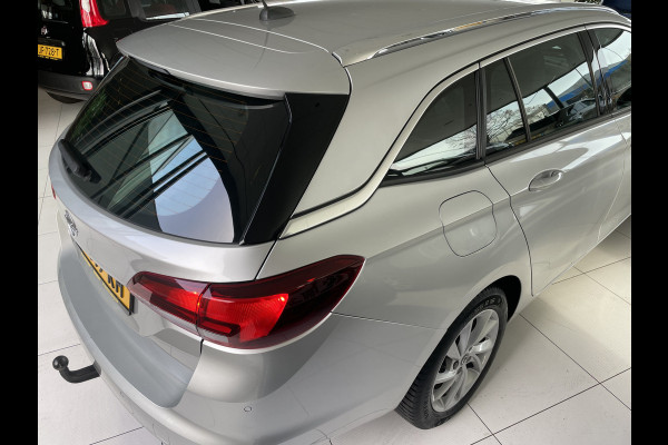 Opel Astra Sports Tourer 1.2 Business Elegance Airco - Cruise control - Parkeersensoren voor en achter - Achteruitrijcamera - Navigatie - Bluetooth - Keyless start and entry - Start/stop systeem - Stuur leder - Stuur multifunctioneel