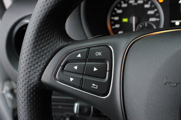 Mercedes-Benz Vito 163PK LANG JB-EDITION FULL BLACK / AMG / SPOILER / VERLAGINGSVEREN / NAVIGATIE / SIDE-BARS / FULL / NAVI