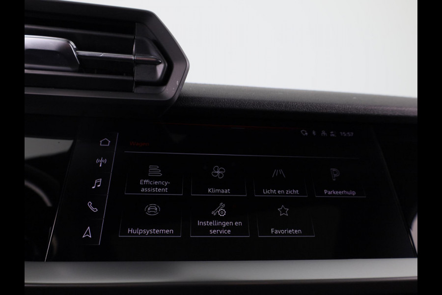 Audi A3 Sportback 35 TFSI S edition 150pk | Panoramadak | Navigatie |Lichtmetalen velgen | Climatronic