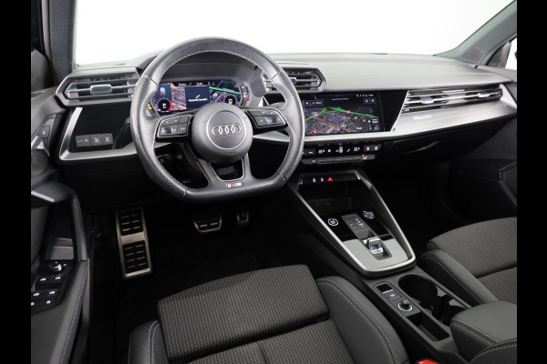 Audi A3 Sportback 35 TFSI S edition 150pk | Panoramadak | Navigatie |Lichtmetalen velgen | Climatronic