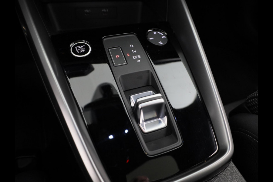 Audi A3 Sportback 35 TFSI S edition 150pk | Panoramadak | Navigatie |Lichtmetalen velgen | Climatronic