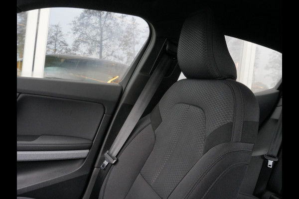 Polestar 2 Standard Range Single Motor 63kWh | SoH 97% | Stoelverwarming | Google Maps | 360 Graden